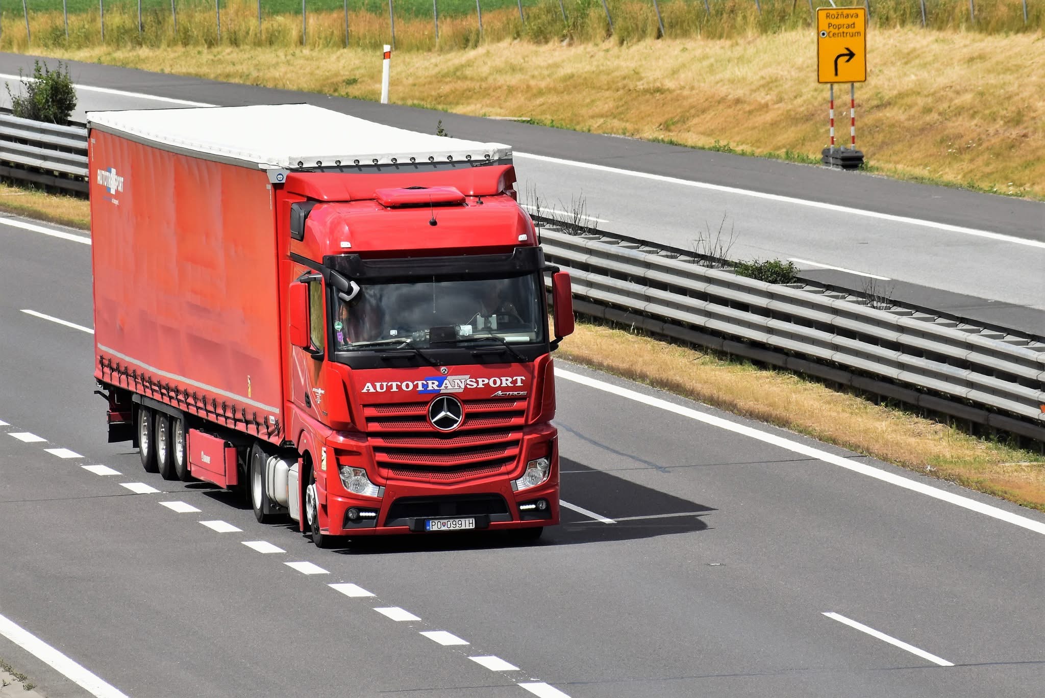 AUTOTRANSPORT – reliable partner for international and domestic transport, freight forwarding and truck service across Europe. Over 30 years of experience.