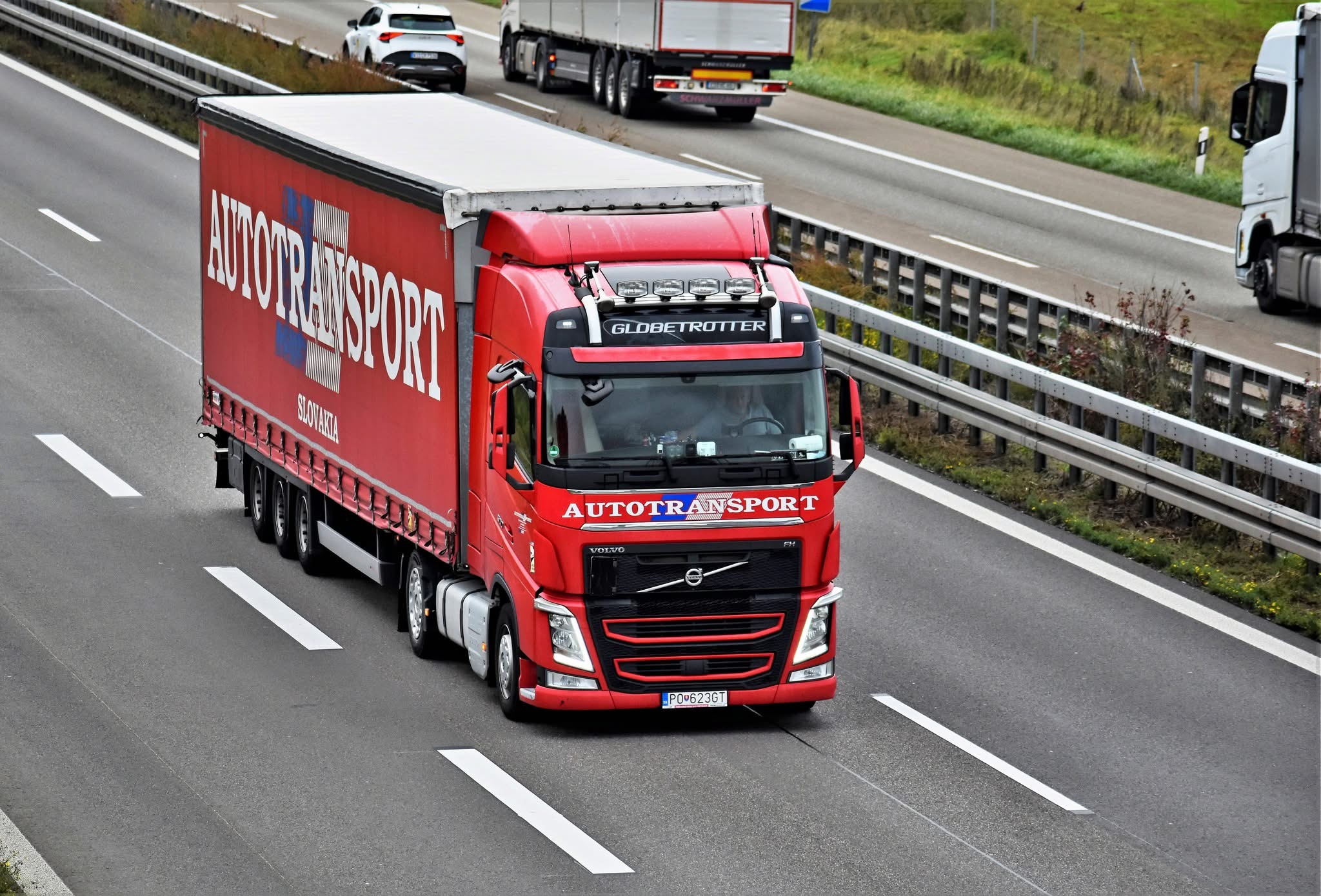 AUTOTRANSPORT – reliable partner for international and domestic transport, freight forwarding and truck service across Europe. Over 30 years of experience.