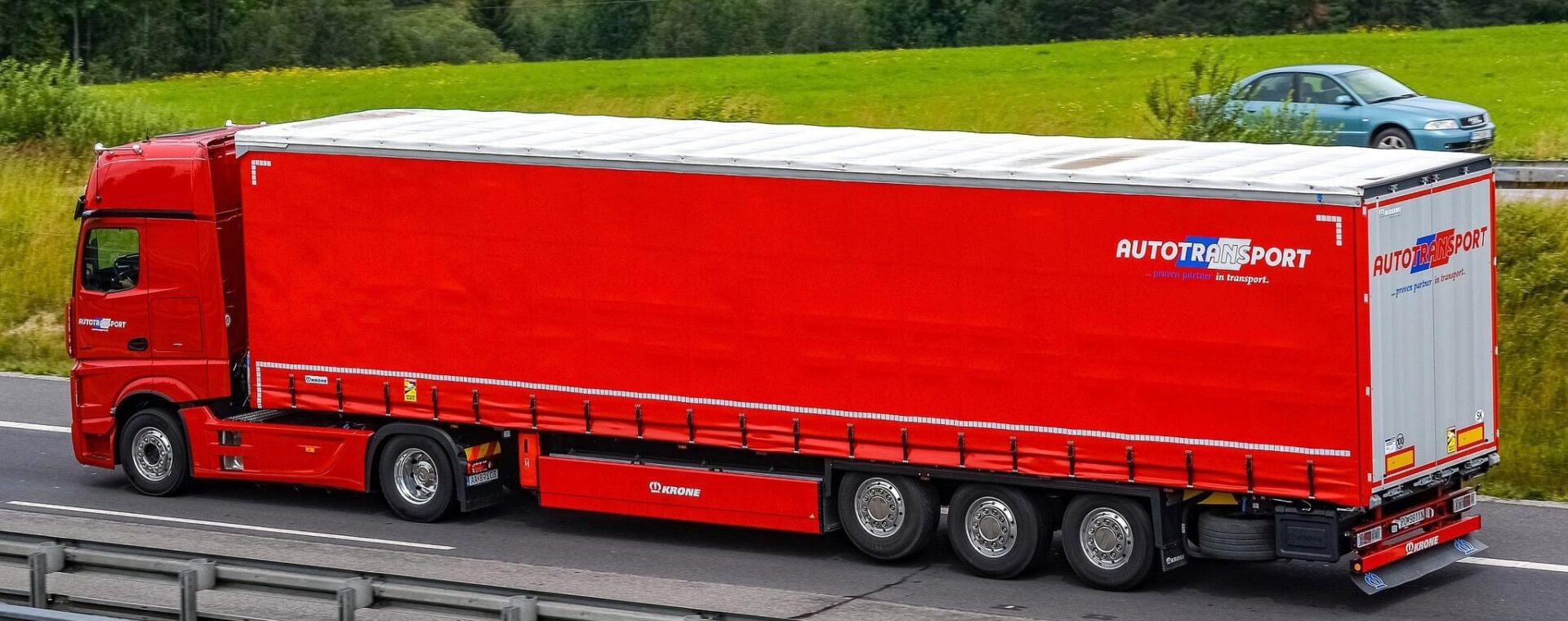 AUTOTRANSPORT – reliable partner for international and domestic transport, freight forwarding and truck service across Europe. Over 30 years of experience.