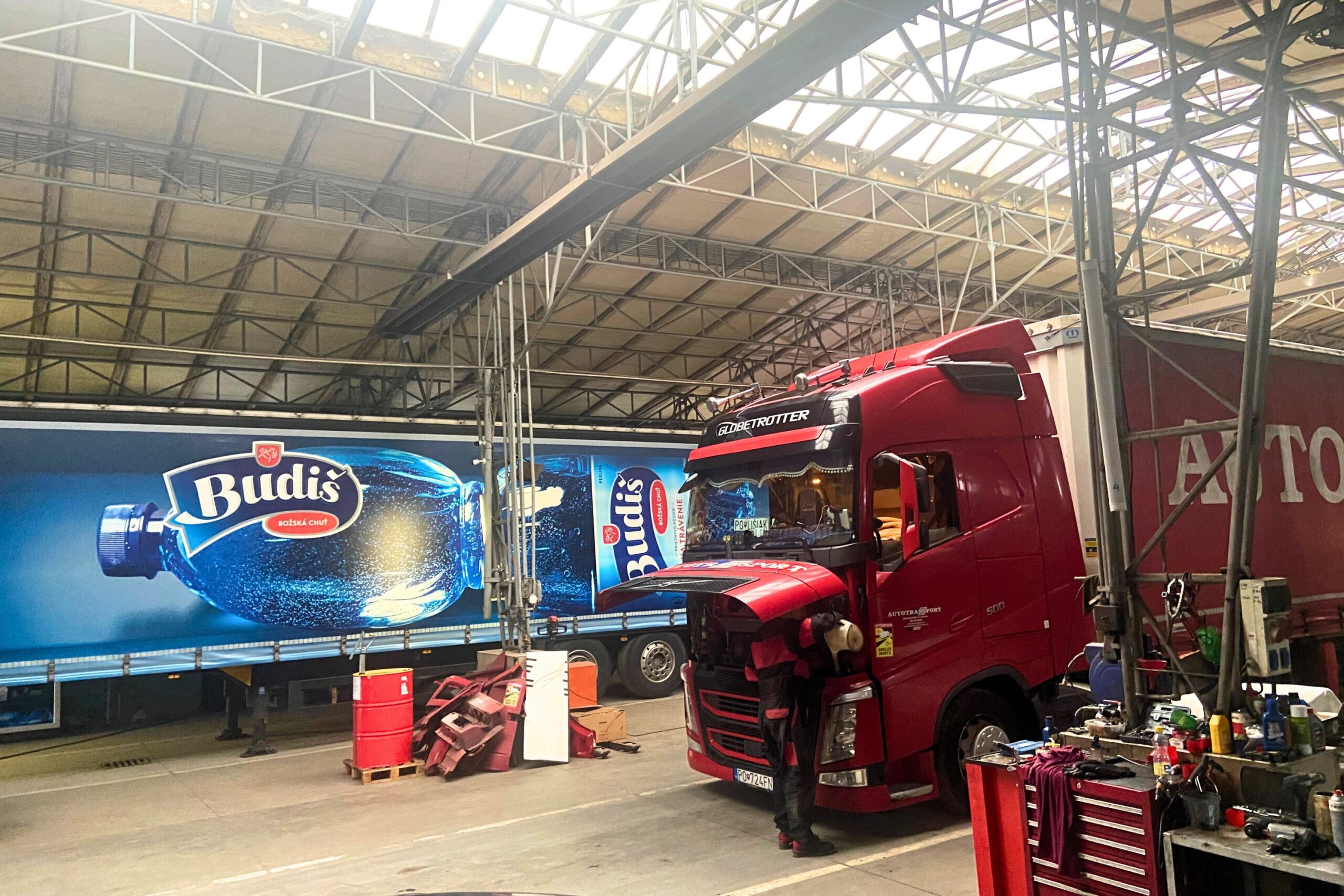 logisticke riesenia pre firmy skladovanie distribucia a preprava tovaru